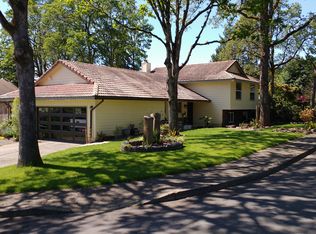 18105 Stonewood Dr, Gladstone, OR 97027