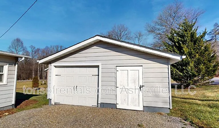 653 Long Shoals Rd — Photo 17