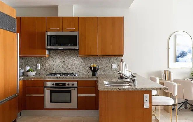 1st image of 550 Front St #212