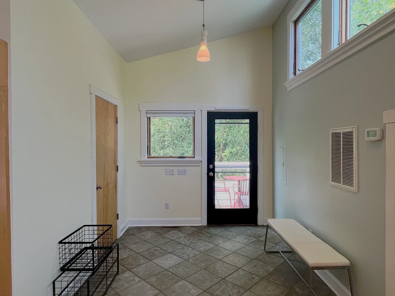 Studio, 1014 sqft, $1,695 — Photo 4