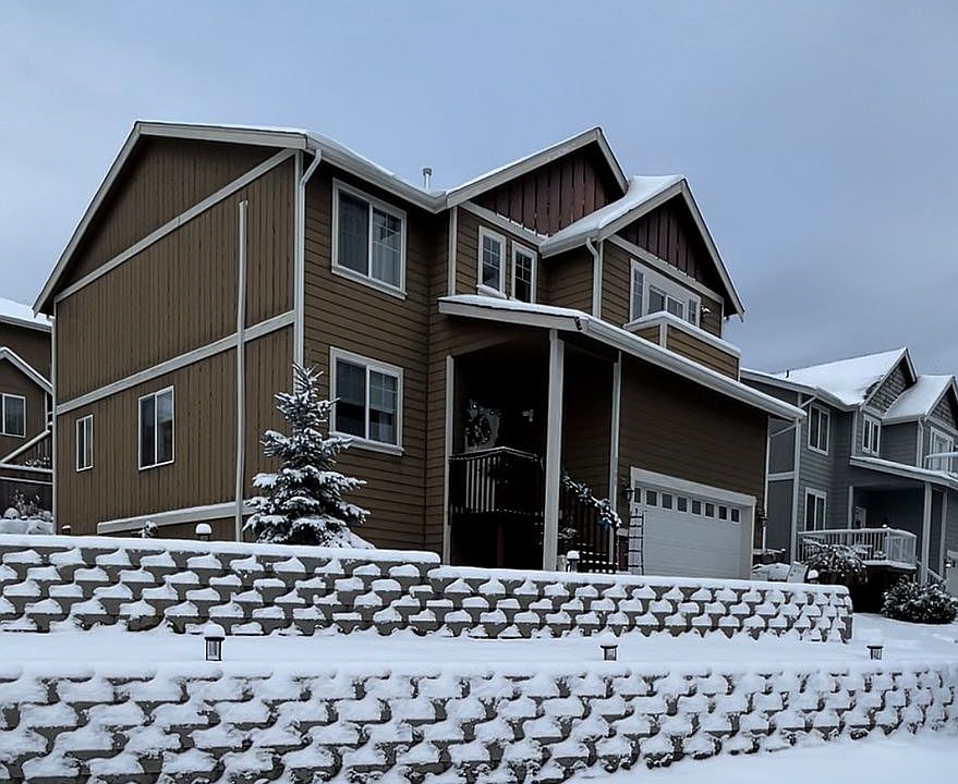 2nd image of 2980 Gerard Pl E