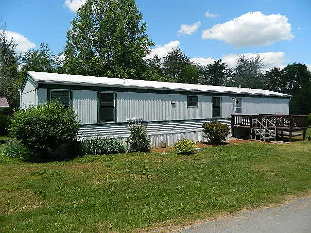 59 Lawrence Ln photo 1