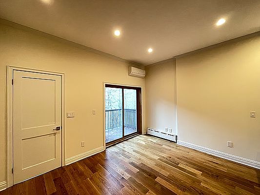 2nd image of 54 W 91st St #3B1
