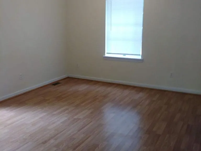 959 Swan Ln — Photo 24