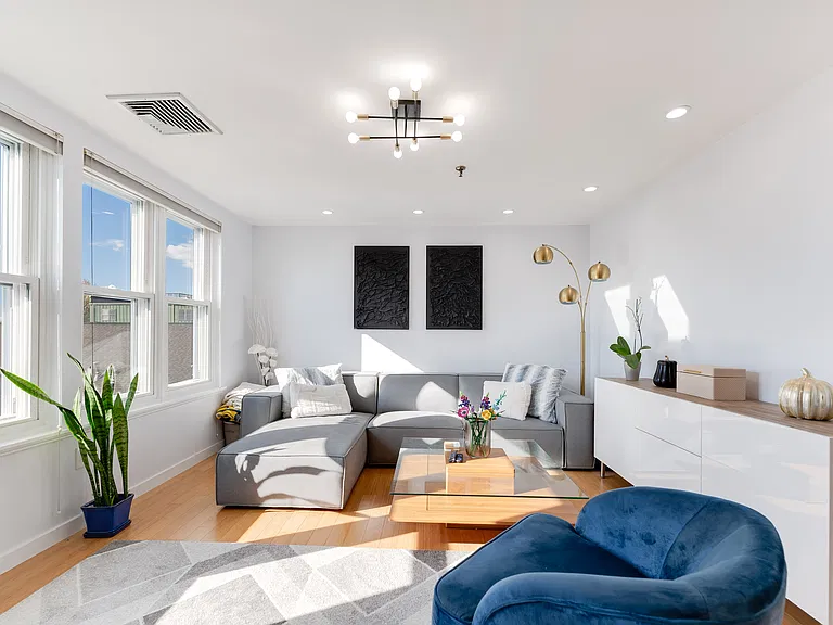 128 Tudor St #D — Photo 4