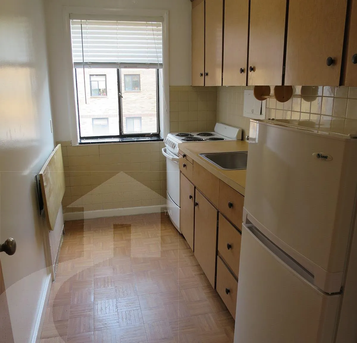 1 bed, 9999 sqft, $2,200 — Photo 3