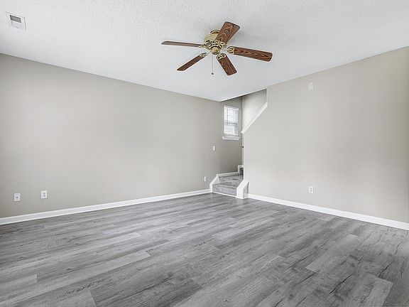 4th image of 101 Bermuda Green Dr