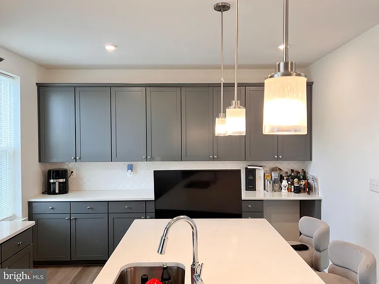 357 Andrew Ct — Photo 16