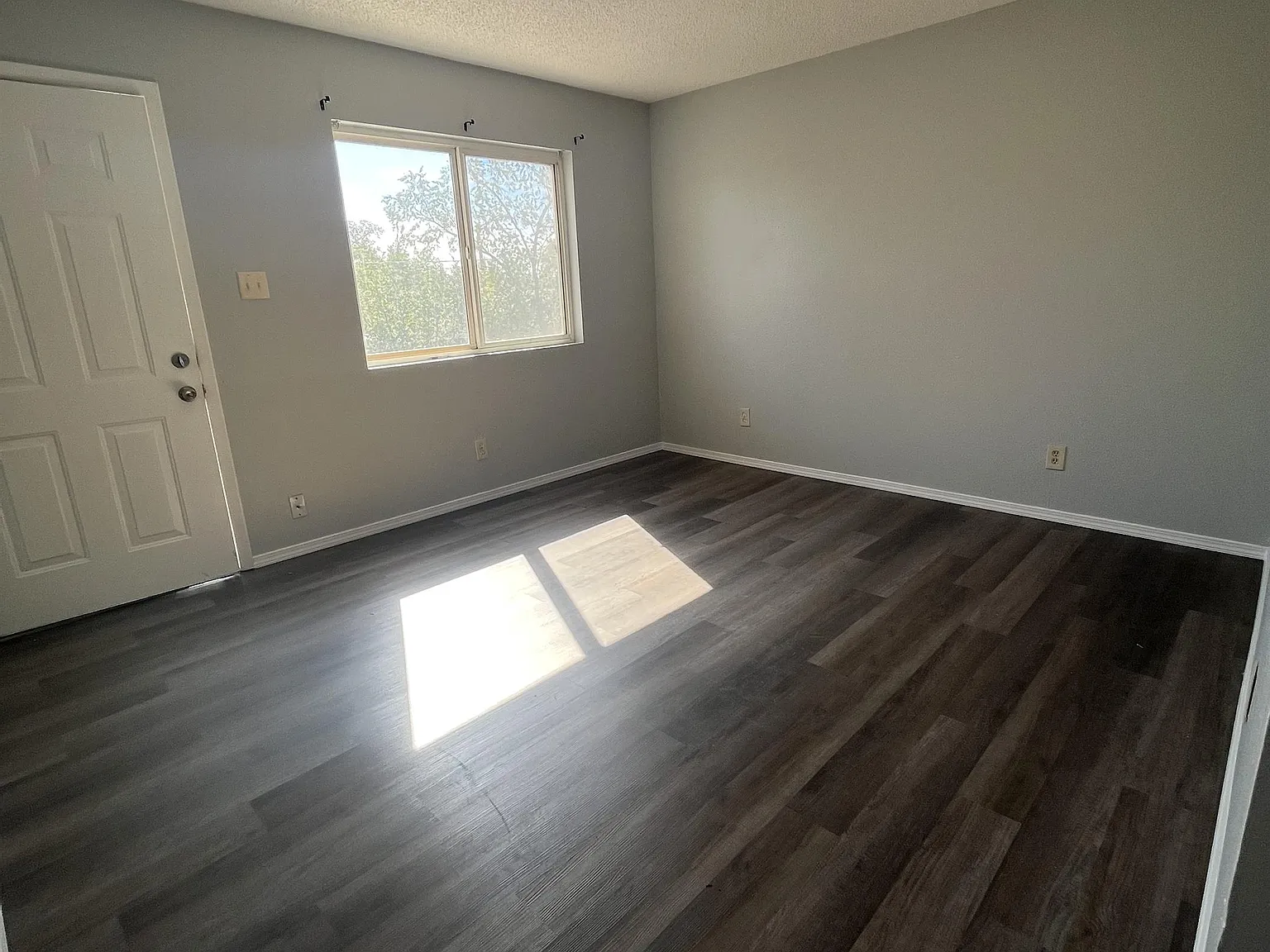324 Vermont Street Northeast - D — Photo 2