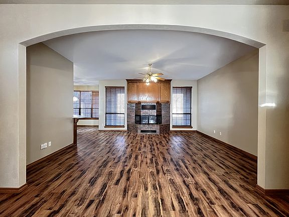 3rd image of 113 S Mustang Rd