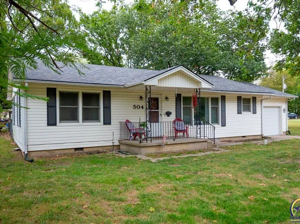 504 S 8th St, Osage City, KS 66523