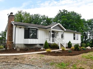 891 Maple Hill Rd, Castleton, NY 12033