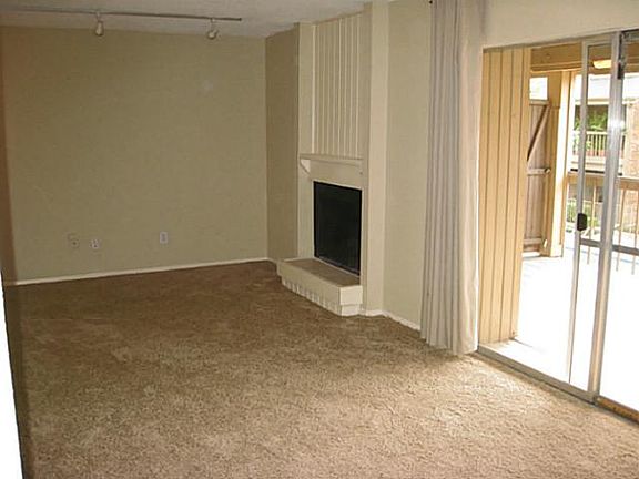3rd image of 5148 Amesbury Dr APT 219