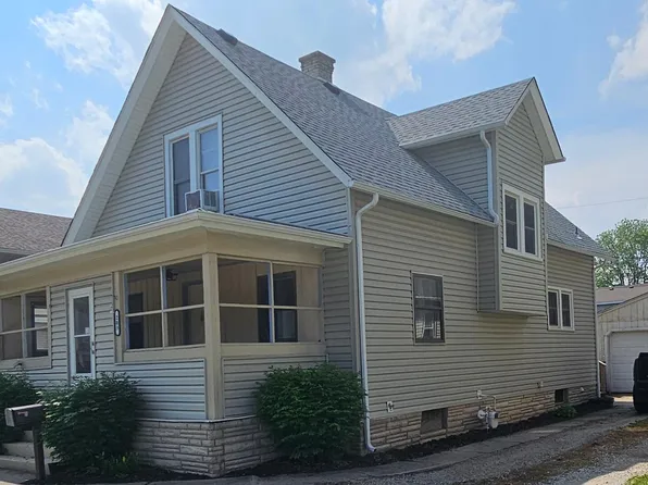 203 Walker St, La Porte, IN 46350