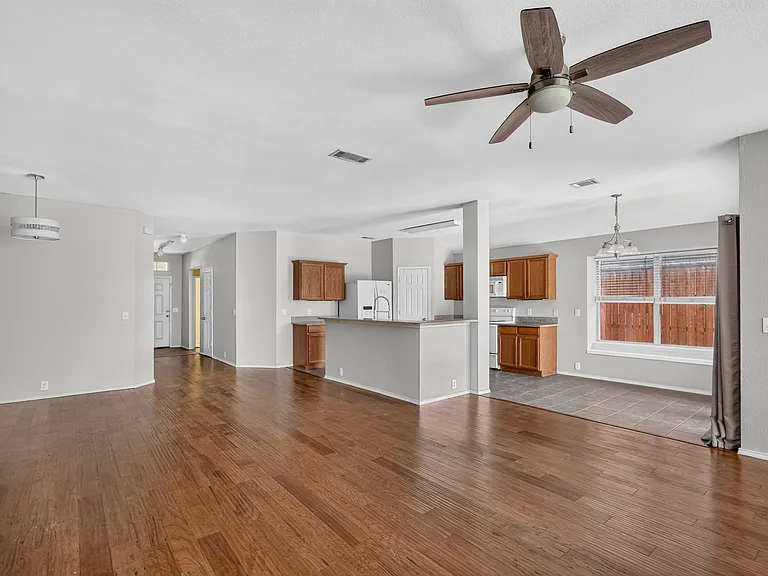 1325 Periwinkle Dr — Photo 14