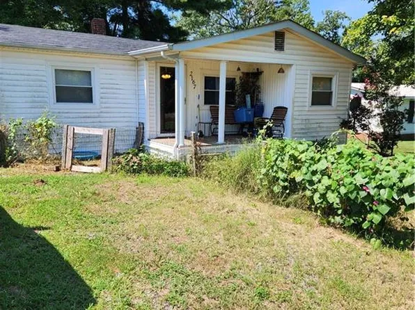 2167 S McKinney Rd, Mount Airy, NC 27030