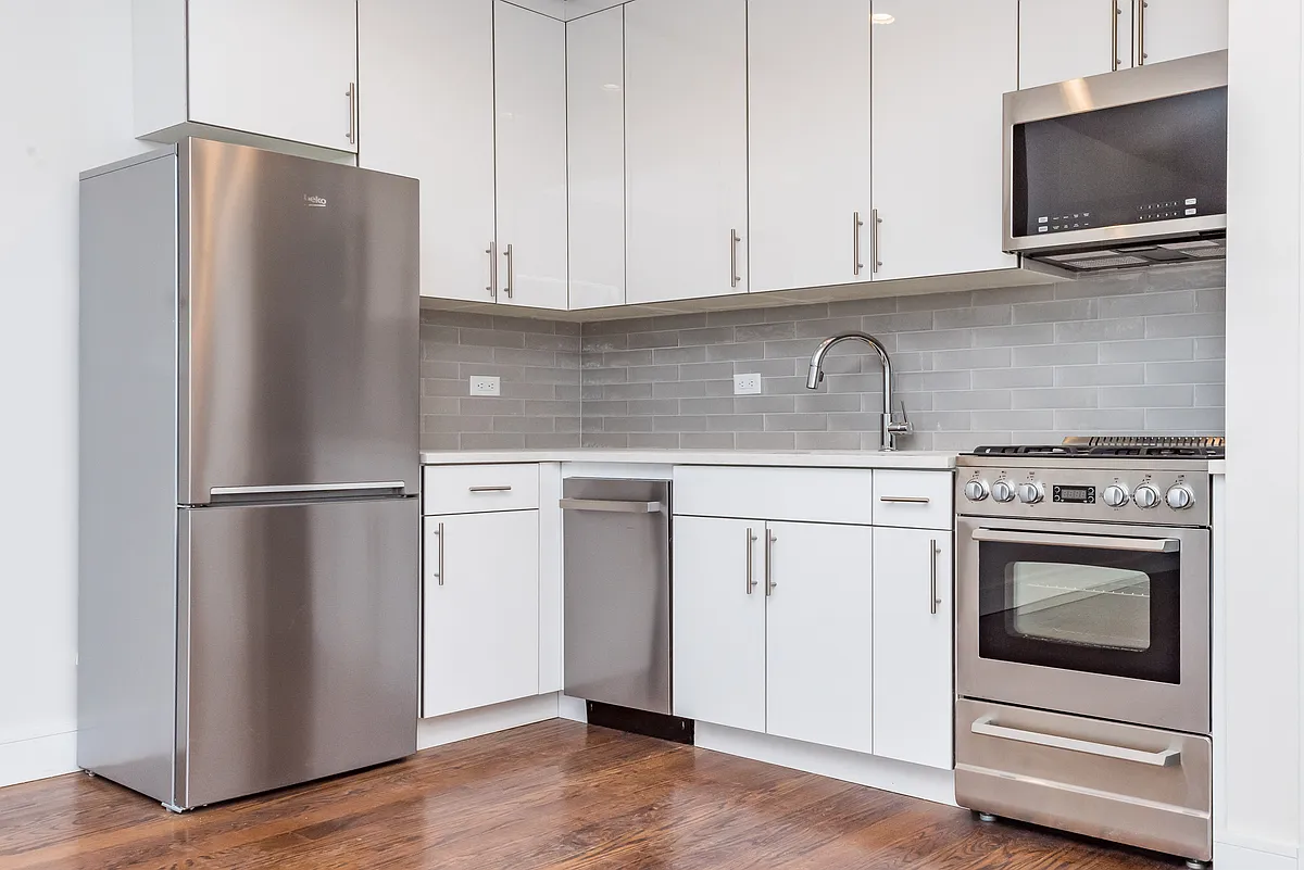 Building Photo - 27-17 21st St #7B