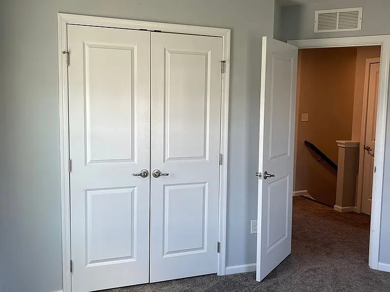 331 S Parkway Dr — Photo 55