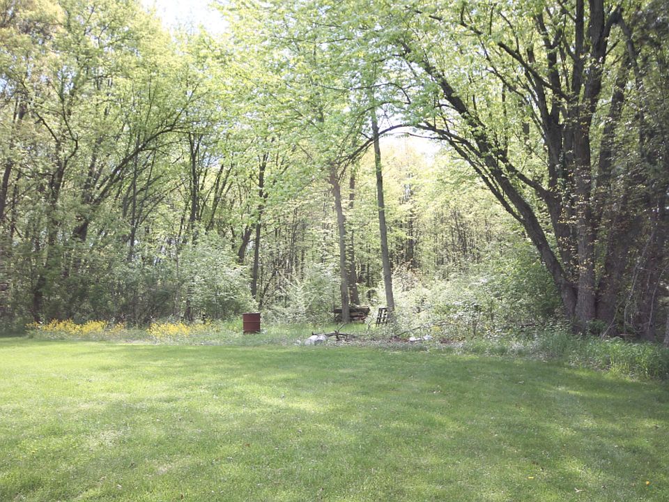2nd image of R R East Ave