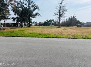 218 E Railroad St, Pass Christian, MS 39571