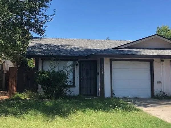2 bed, 980 sqft, $2,150 — Photo 1