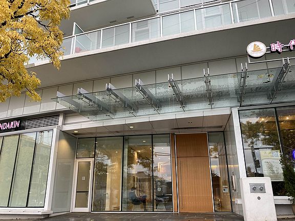 4th image of 4638 Gladstone St #1607