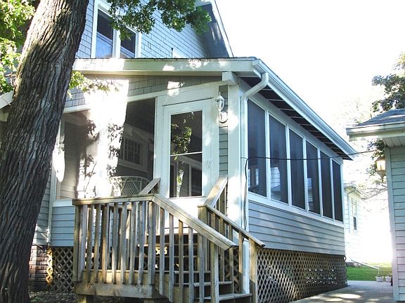5th image of 514 4th St SE