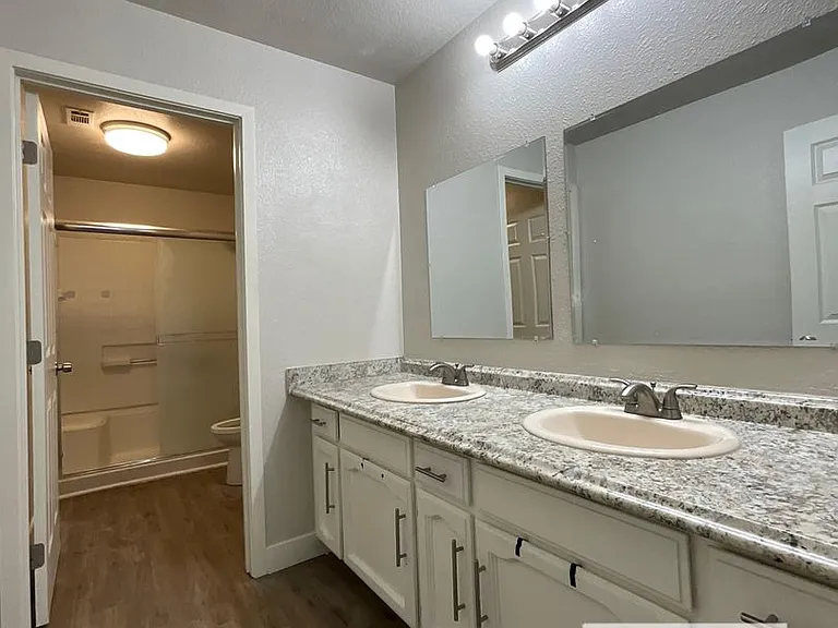 7016 N Thorne Ave — Photo 10