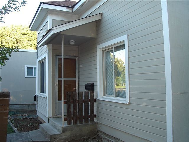 Door to 506 (2bed/1bath)