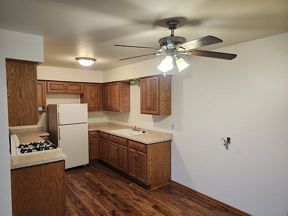 3rd image of 4812-24 N 104th St #6
