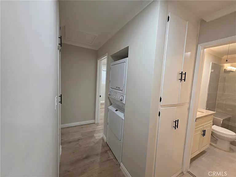12401 Archwood St #1 — Photo 22