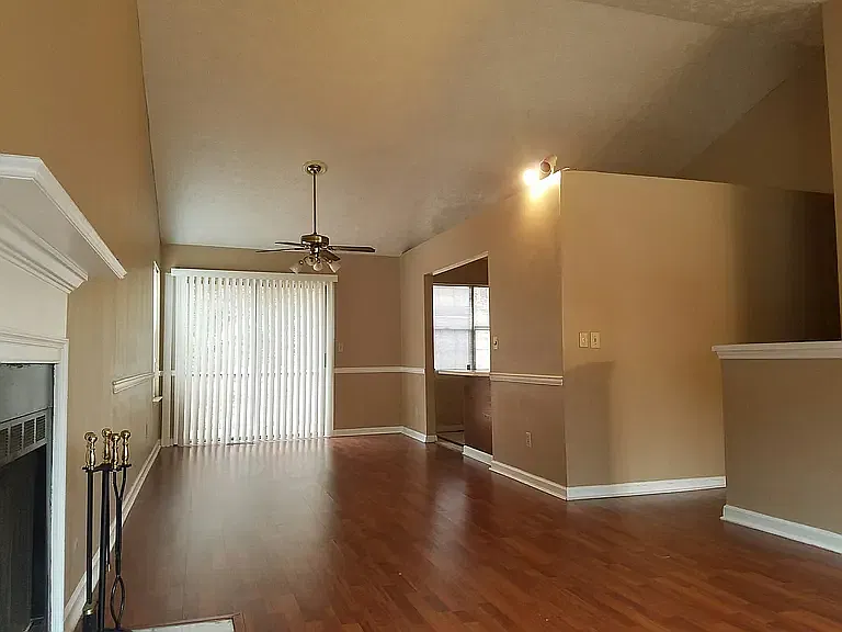 6219 Valdez Dr — Photo 3