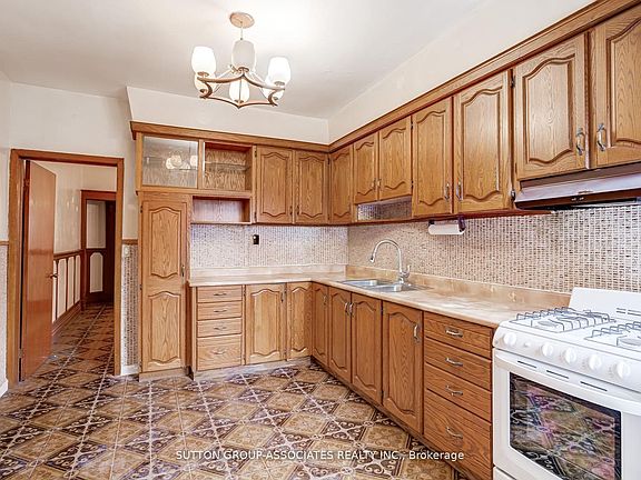 5th image of 97 Pendrith St