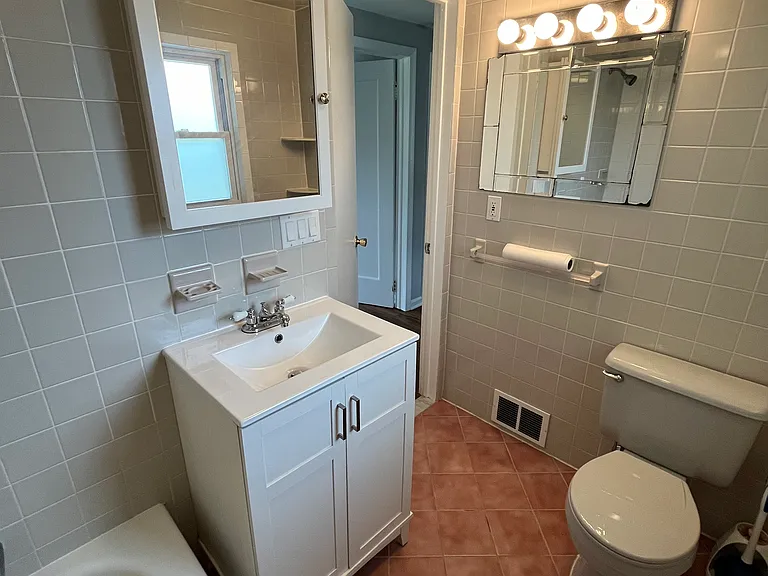 31 W Arverne Ave — Photo 9