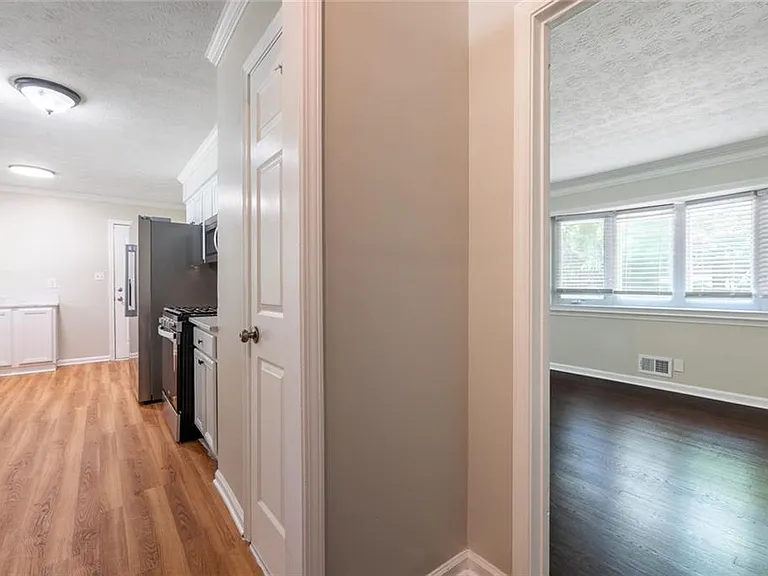 1947 Farris Dr — Photo 11