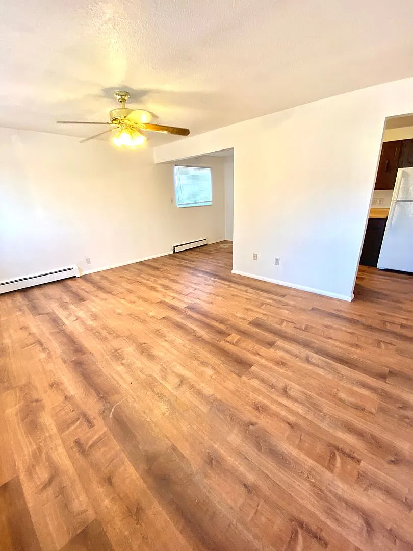 2905 Glendale Drive — Photo 2