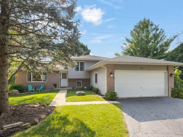 907 Wescott Rd, Bolingbrook, IL 60440