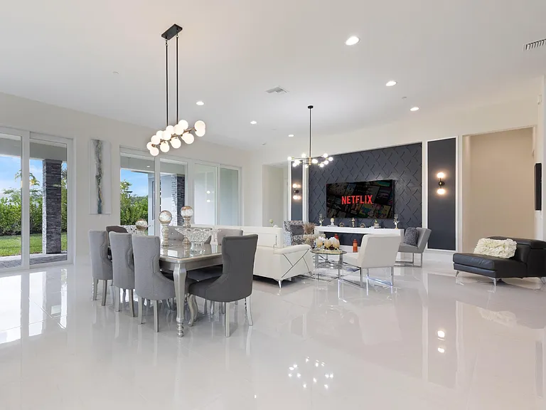 9124 Coral Isles Cir — Photo 16