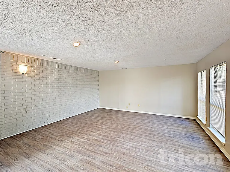 7309 Hedge Dr — Photo 15