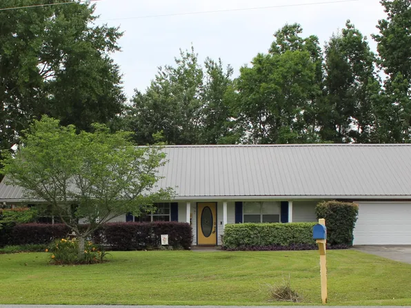 103 Hilltop Dr, Carriere, MS 39426