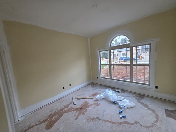 4th image of 839 Shady Bluff Trl #6