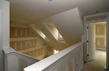 3rd image of 616 E Vailview Ct
