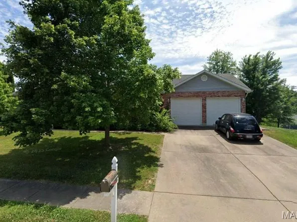 1512 Stony Brook Trl, Sainte Genevieve, MO 63670