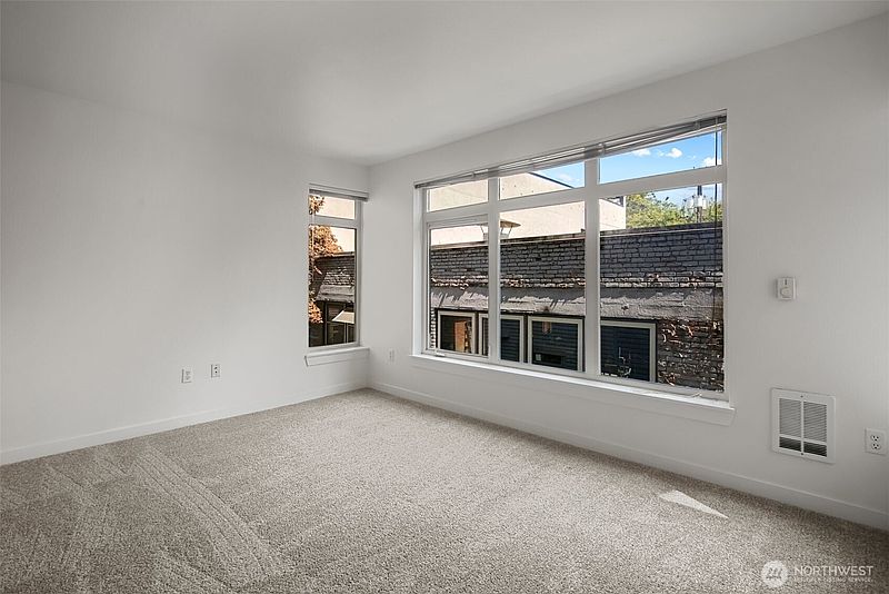 3rd image of 1610 Belmont Avenue #314