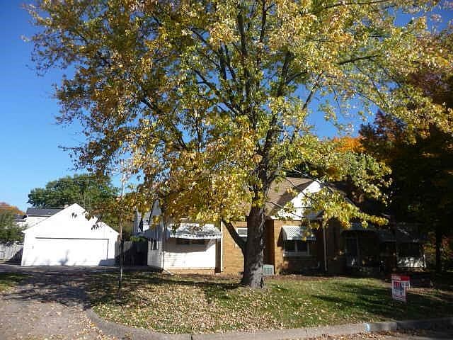 2nd image of 821 26th Ave