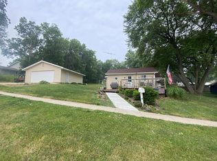 907 Center St, Mineral Point, WI 53565