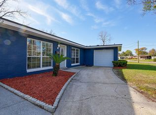 572 Claudia Dr, Jacksonville, FL 32218