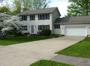 8125 S Park Dr, Garrettsville, OH 44231