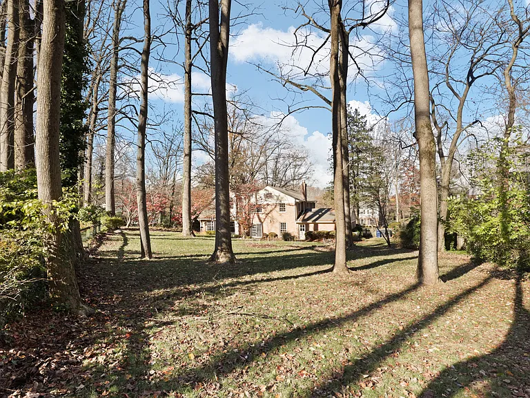 6543 Cedarwood Ct — Photo 2