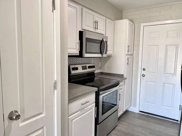 2629 E Turney Ave #4 — Photo 8